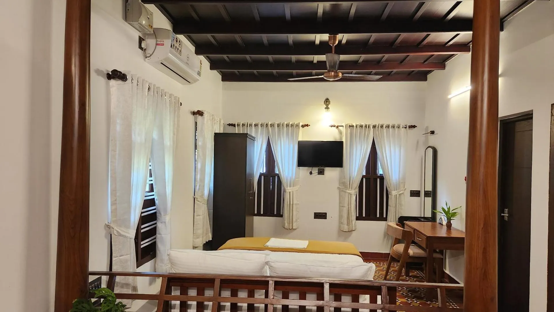 Pete'S Inn Nedumbassery Bed & Breakfast